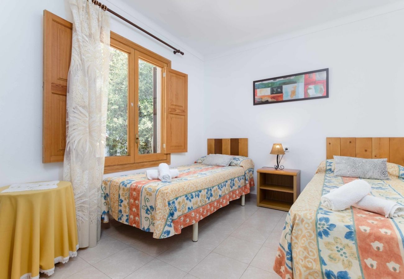 House in Sa Pobla - YourHouse Crestaix - finca with pool and terrace for 4 guests