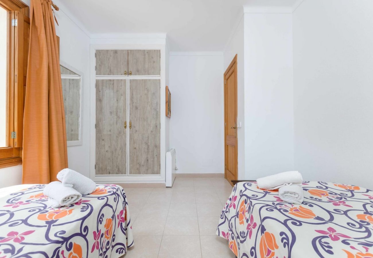 House in Sa Pobla - YourHouse Crestaix - finca with pool and terrace for 4 guests
