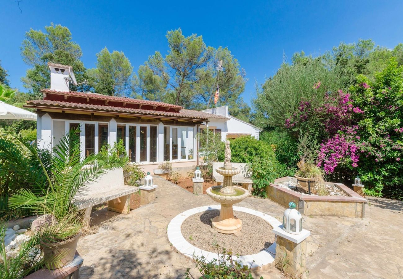 House in Sa Pobla - YourHouse Crestaix - finca with pool and terrace for 4 guests