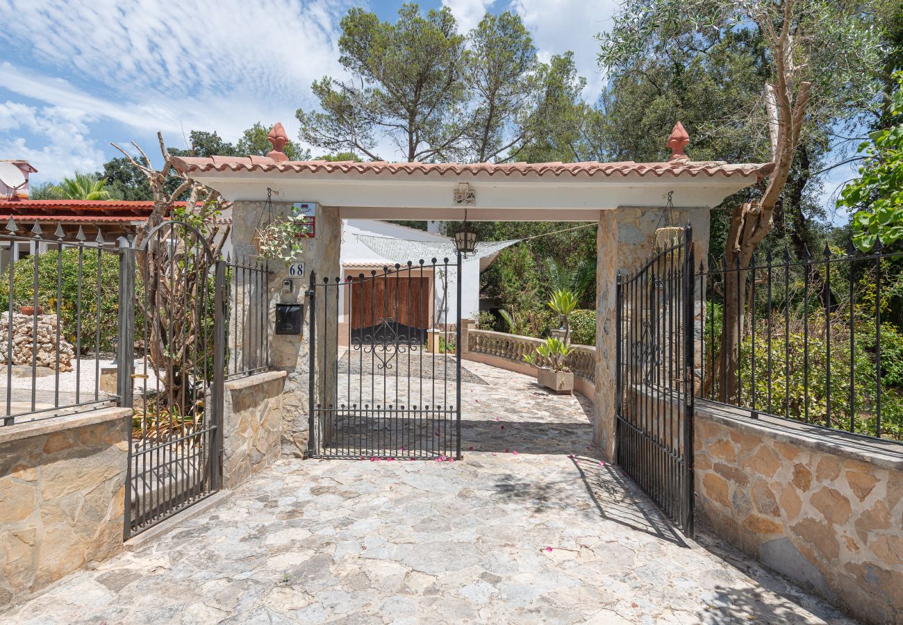 House in Sa Pobla - YourHouse Crestaix - finca with pool and terrace for 4 guests