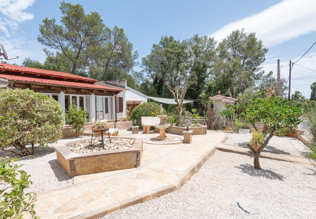 House in Sa Pobla - YourHouse Crestaix - finca with pool and terrace for 4 guests