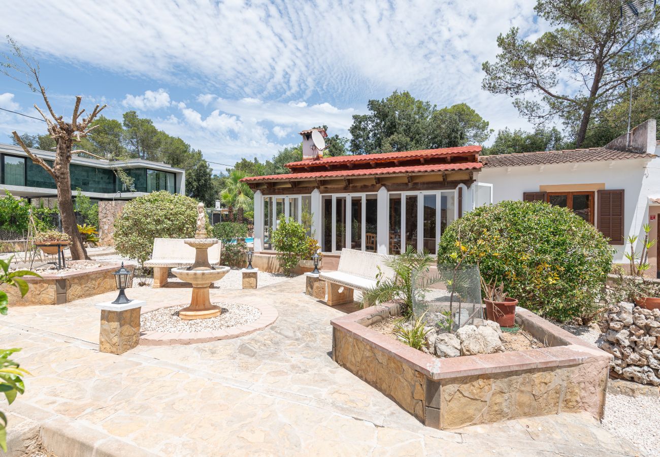 House in Sa Pobla - YourHouse Crestaix - finca with pool and terrace for 4 guests