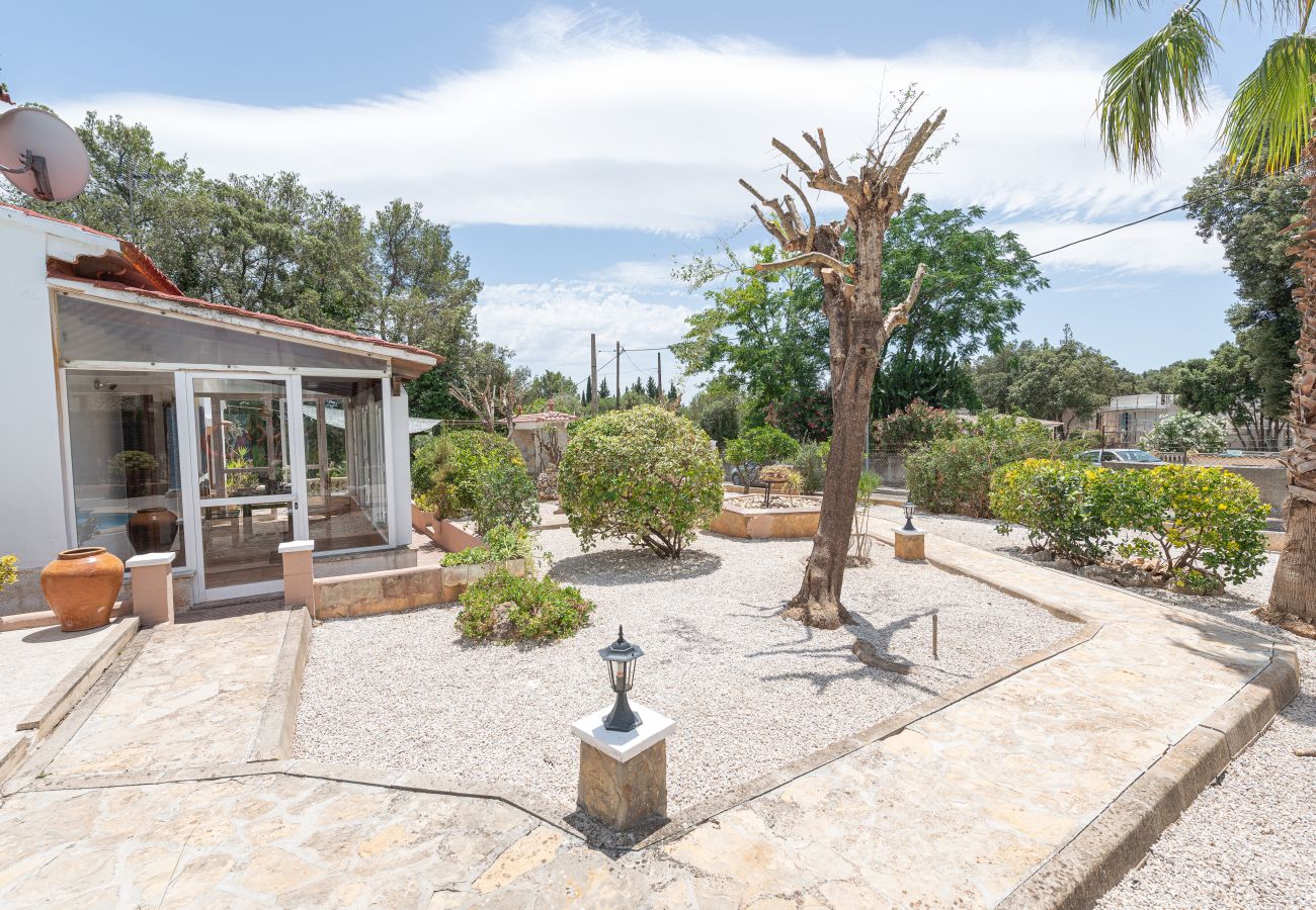 House in Sa Pobla - YourHouse Crestaix - finca with pool and terrace for 4 guests