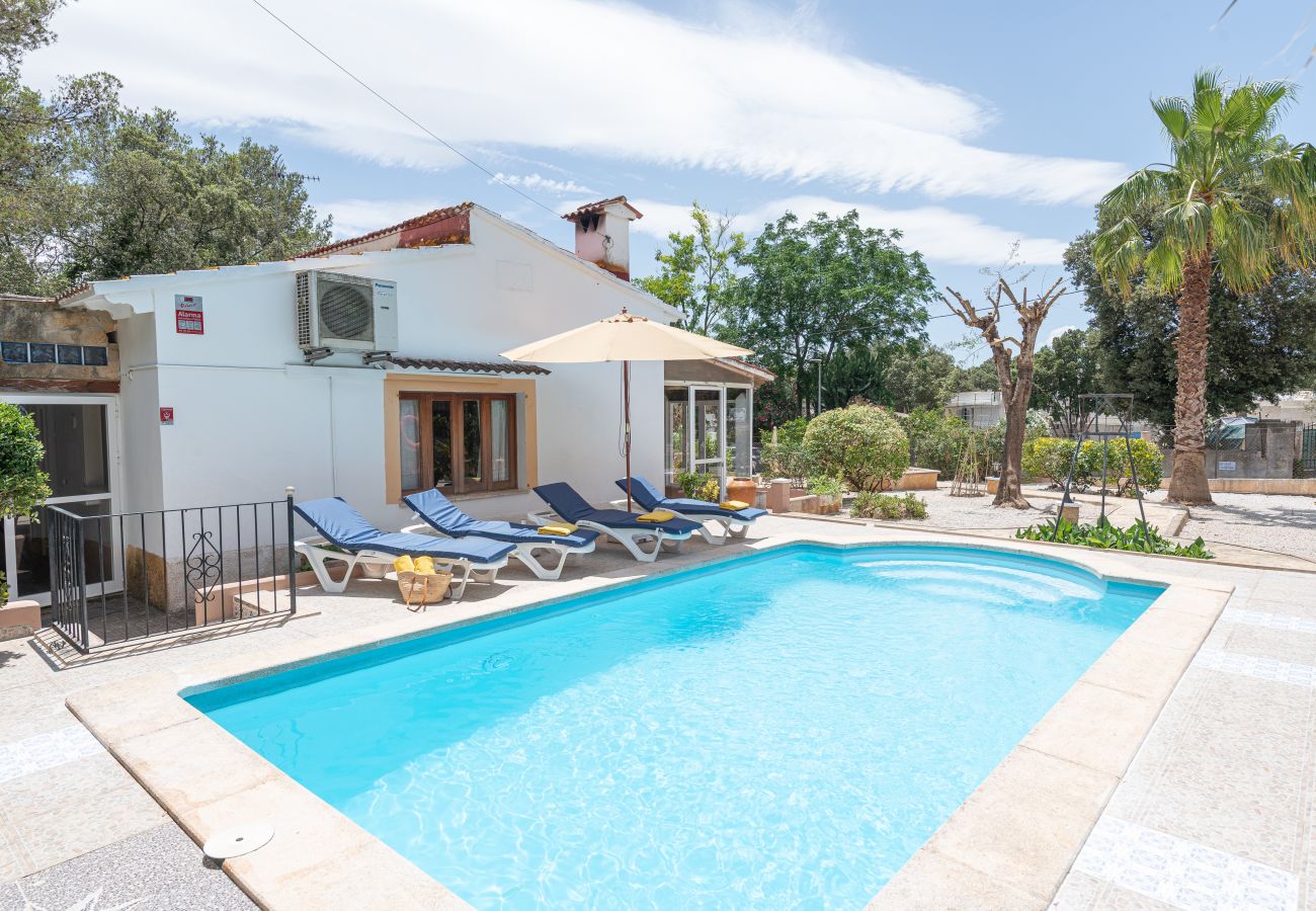 House in Sa Pobla - YourHouse Crestaix - finca with pool and terrace for 4 guests