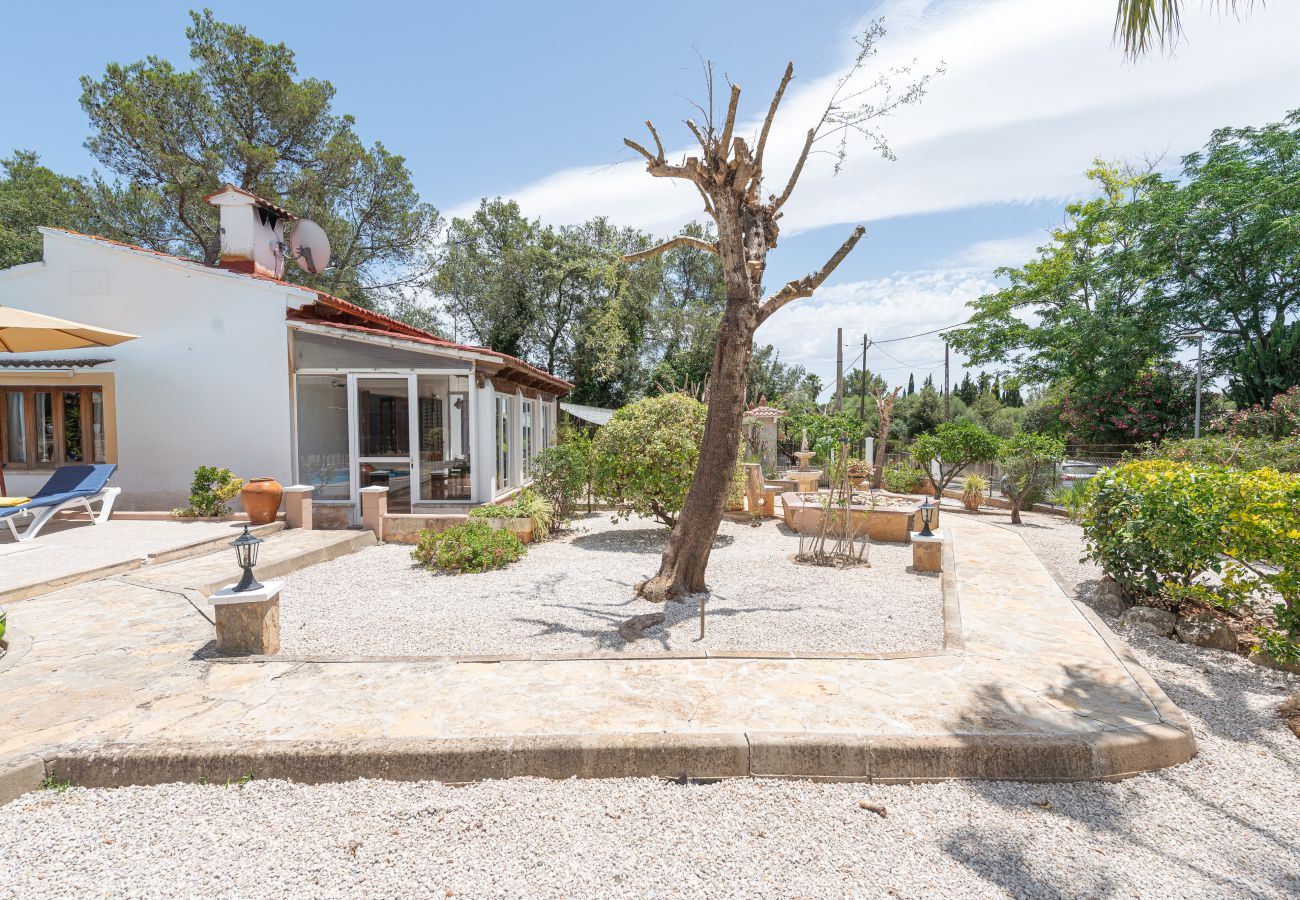 House in Sa Pobla - YourHouse Crestaix - finca with pool and terrace for 4 guests