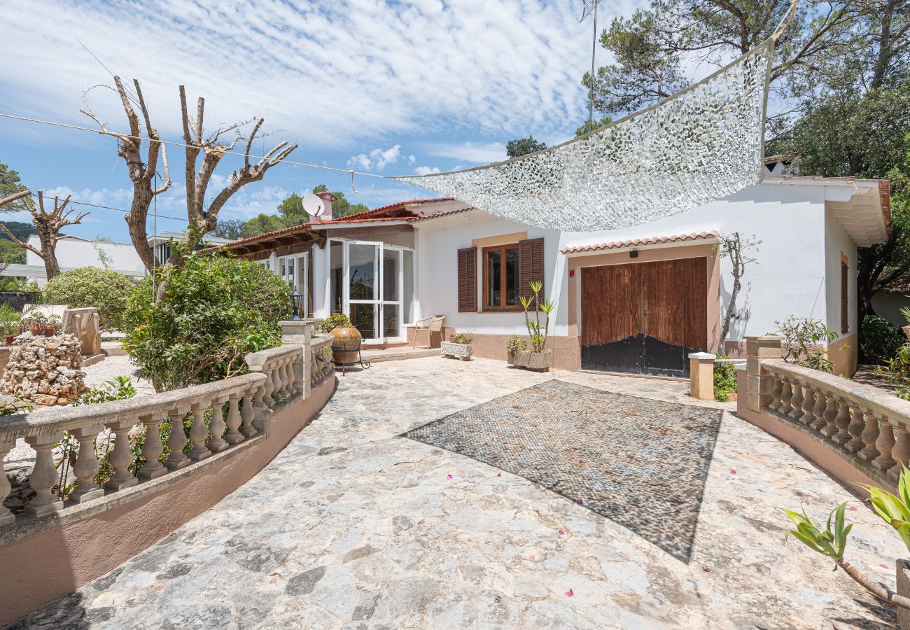 House in Sa Pobla - YourHouse Crestaix - finca with pool and terrace for 4 guests