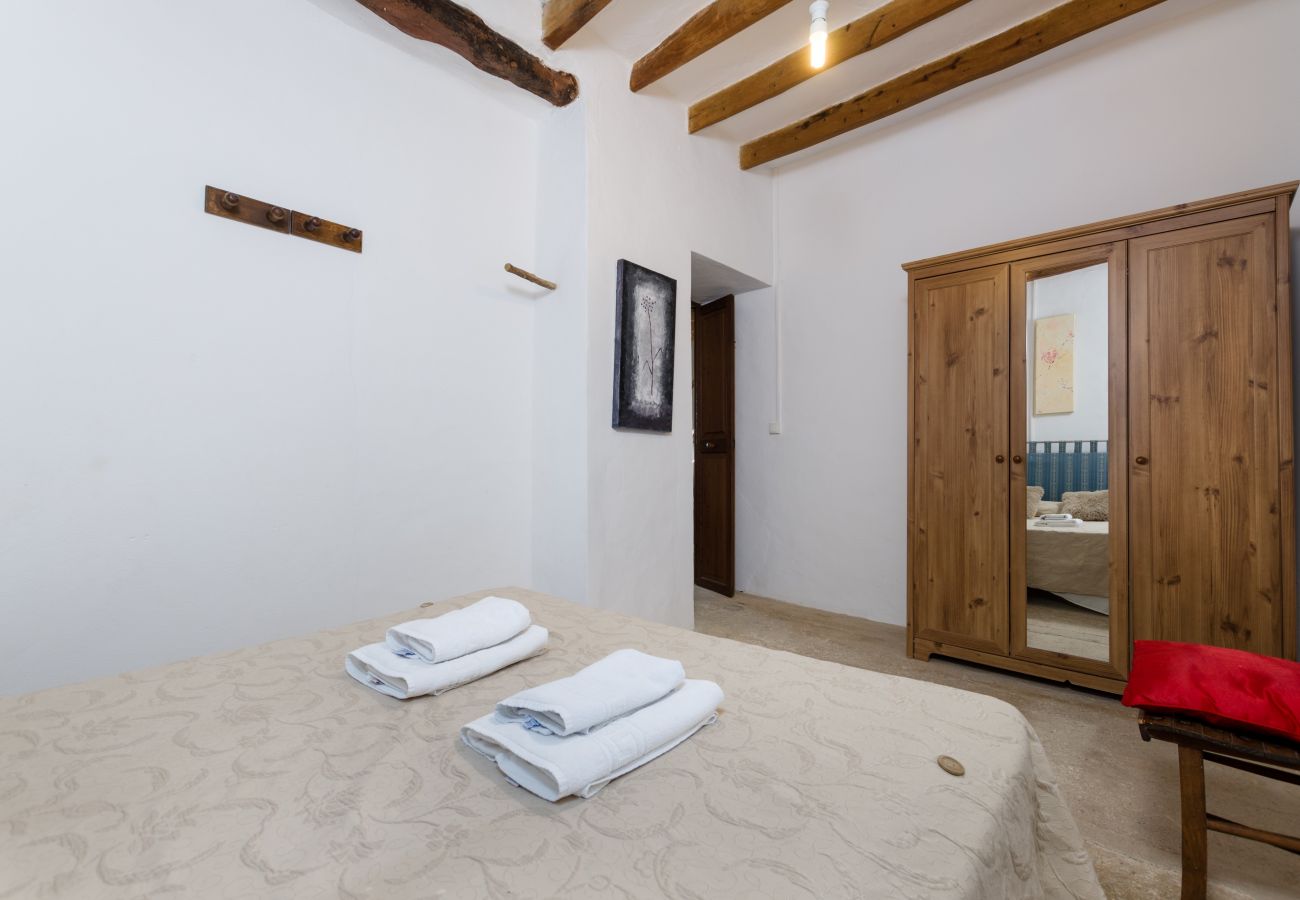 House in Maria de la salut - YourHouse Llampi, wonderful rustic house in the midst of nature