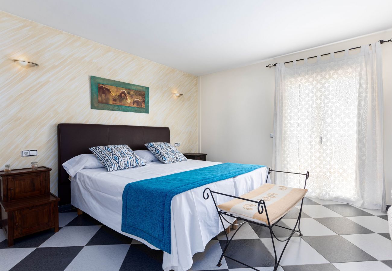 House in Muro - Modern vacation house with private pool and barbecue, YourHouse Villa Marian