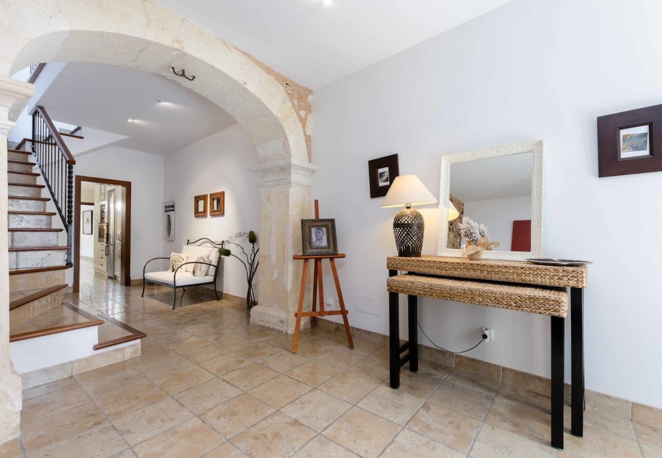Apartment in Sa Pobla - YourHouse Can Puça, gemütliches Dorfhaus mit Terrasse
