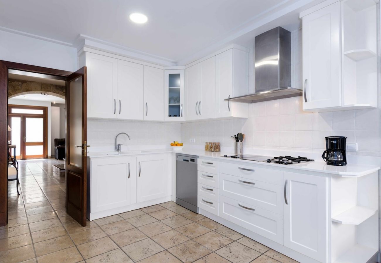 Apartment in Sa Pobla - YourHouse Can Puça, gemütliches Dorfhaus mit Terrasse