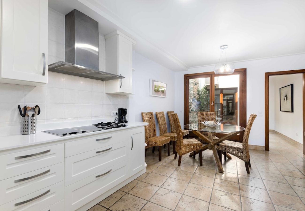 Apartment in Sa Pobla - YourHouse Can Puça, gemütliches Dorfhaus mit Terrasse