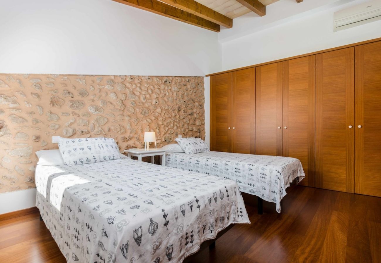 Apartment in Sa Pobla - YourHouse Can Puça, gemütliches Dorfhaus mit Terrasse