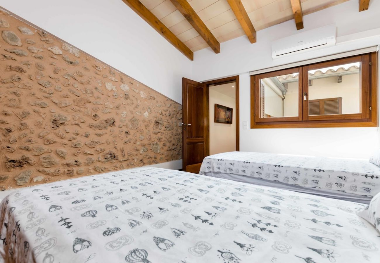 Apartment in Sa Pobla - YourHouse Can Puça, gemütliches Dorfhaus mit Terrasse