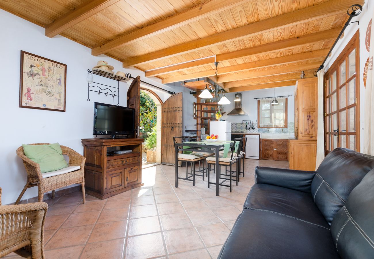 House in Selva - YourHouse Sa Garriga de Can Barratot - villa with pool in Selva, Tramuntana