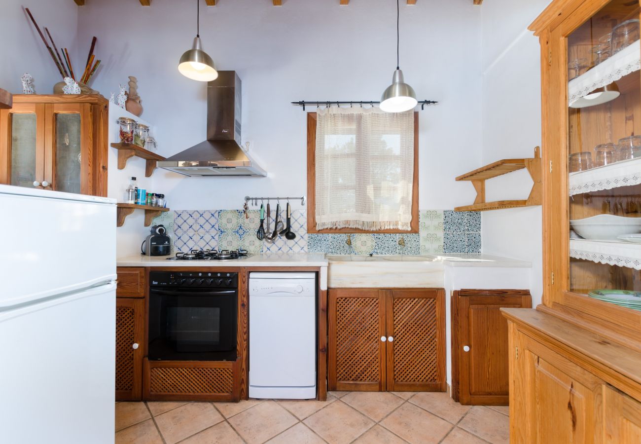 House in Selva - YourHouse Sa Garriga de Can Barratot - villa with pool in Selva, Tramuntana