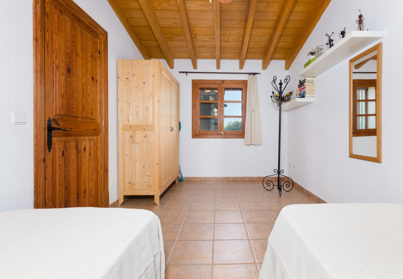 House in Selva - YourHouse Sa Garriga de Can Barratot - villa with pool in Selva, Tramuntana