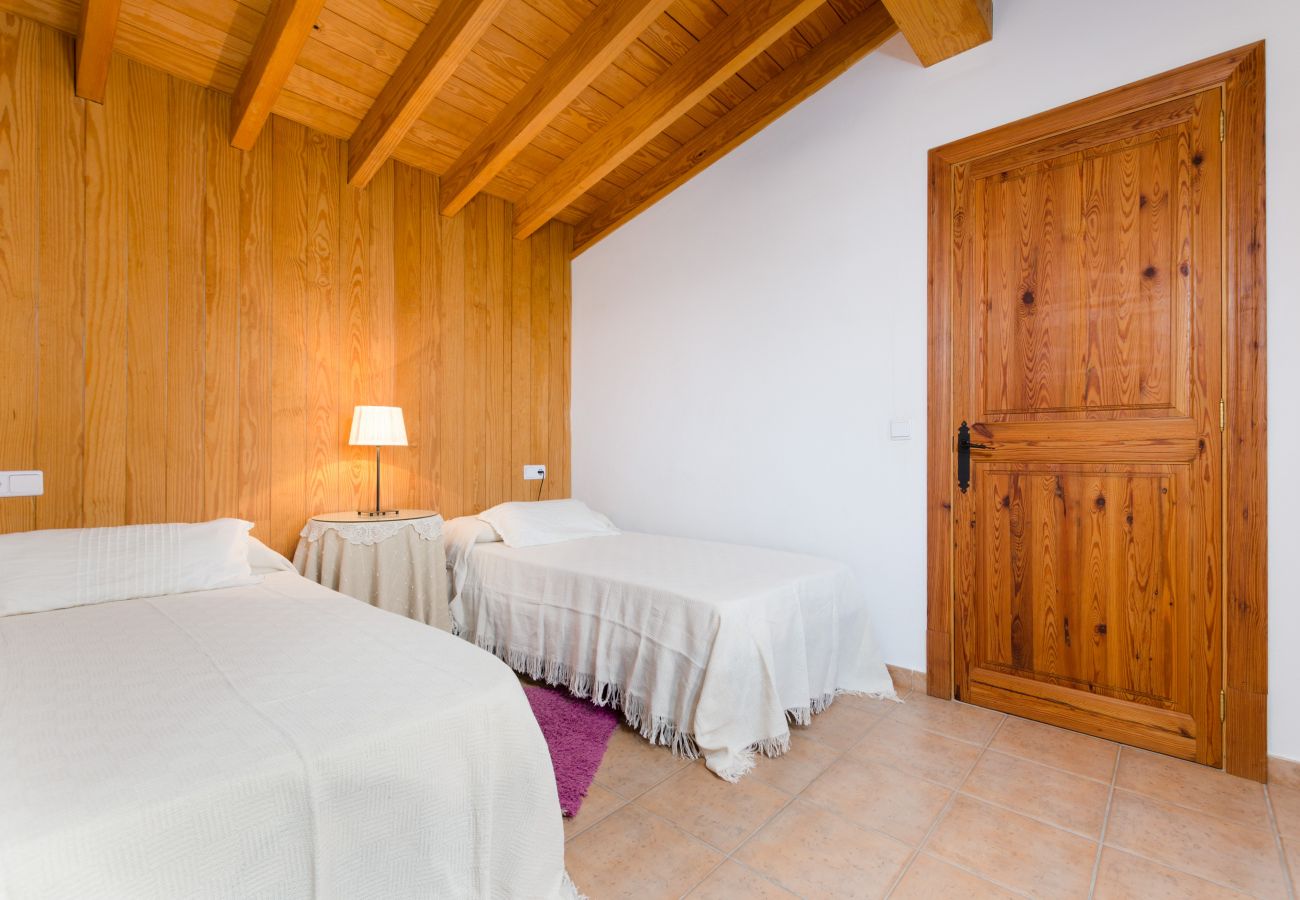 House in Selva - YourHouse Sa Garriga de Can Barratot - villa with pool in Selva, Tramuntana