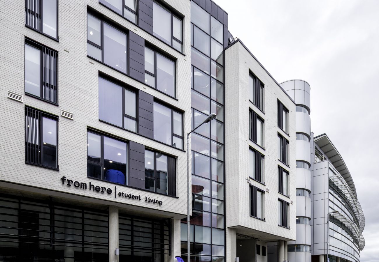 Rent by room in Galway City - Eyre Sq Double Bedroom en Suite