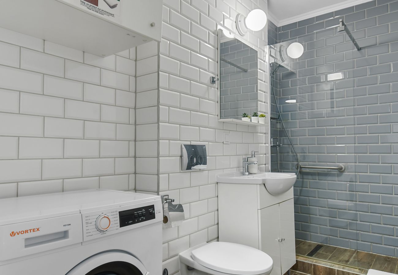 Apartment in Brasov - Blue Apartment near Shopping City Brasov
