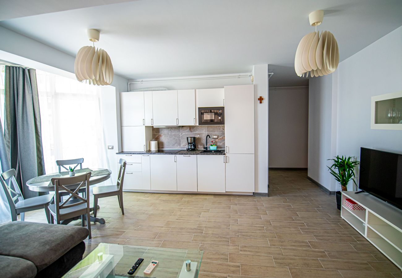 Apartment in Mamaia Nord -  Apartment Katrina near the Beach with Pool Acces - Alezzi Beach 
