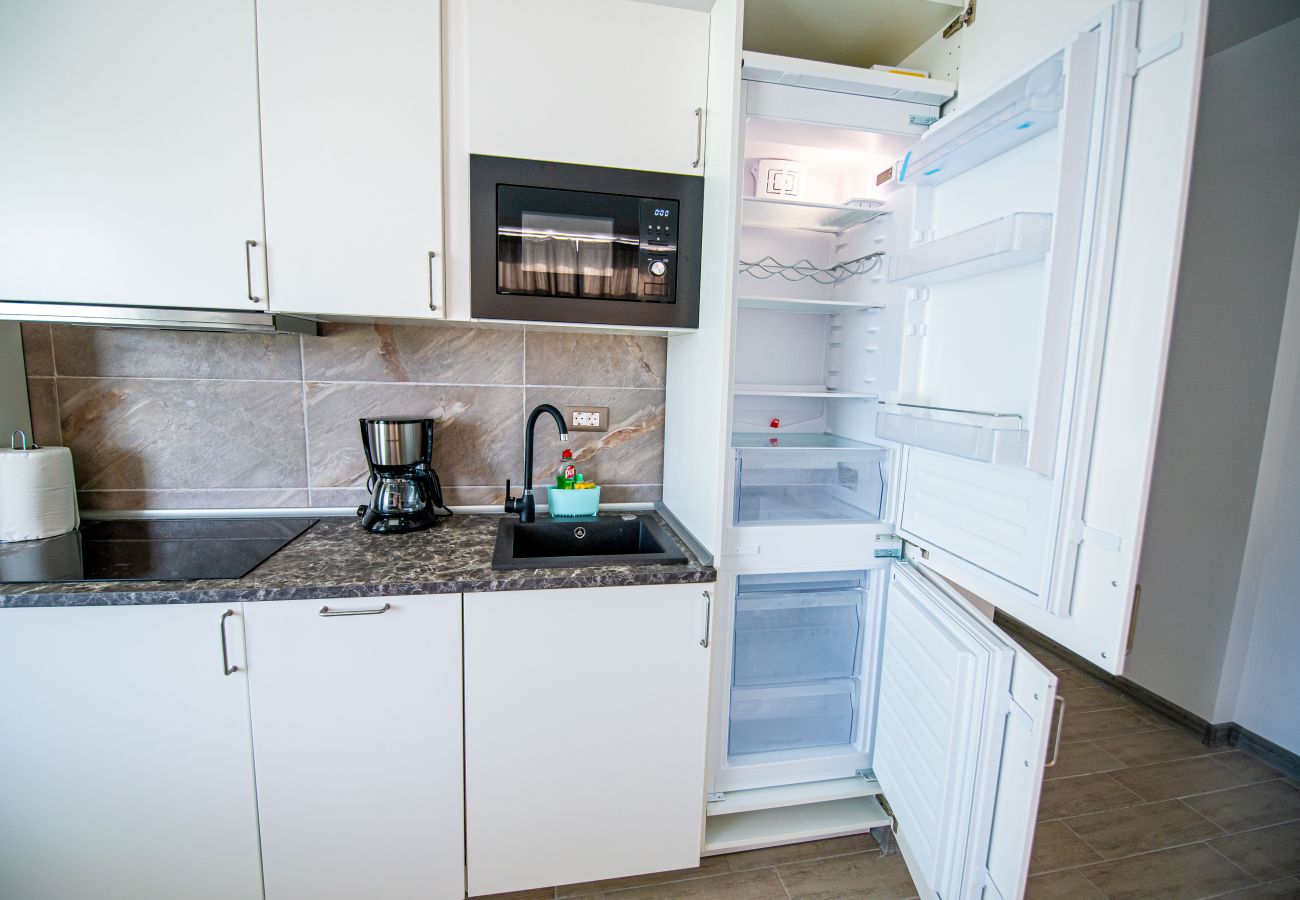 Apartment in Mamaia Nord -  Apartment Katrina near the Beach with Pool Acces - Alezzi Beach 