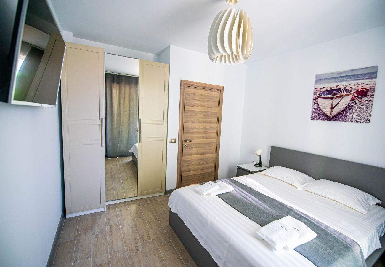 Apartment in Mamaia Nord -  Apartment Katrina near the Beach with Pool Acces - Alezzi Beach 