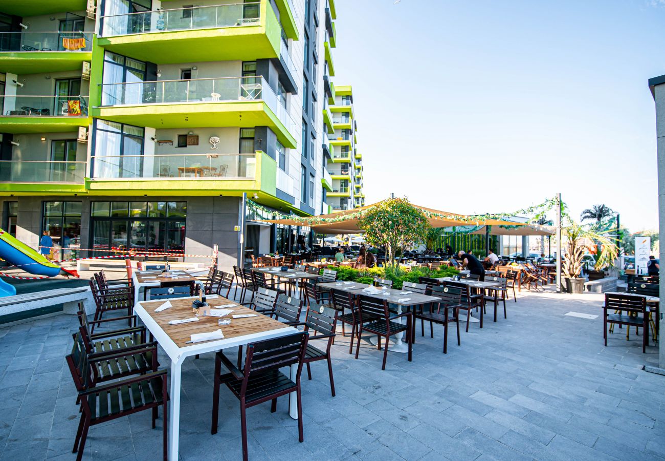 Apartment in Mamaia Nord -  Apartment Katrina near the Beach with Pool Acces - Alezzi Beach 