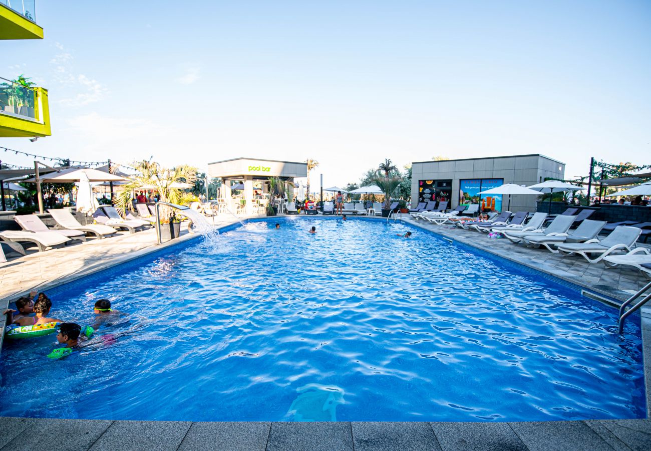 Apartment in Mamaia Nord -  Apartment Katrina near the Beach with Pool Acces - Alezzi Beach 