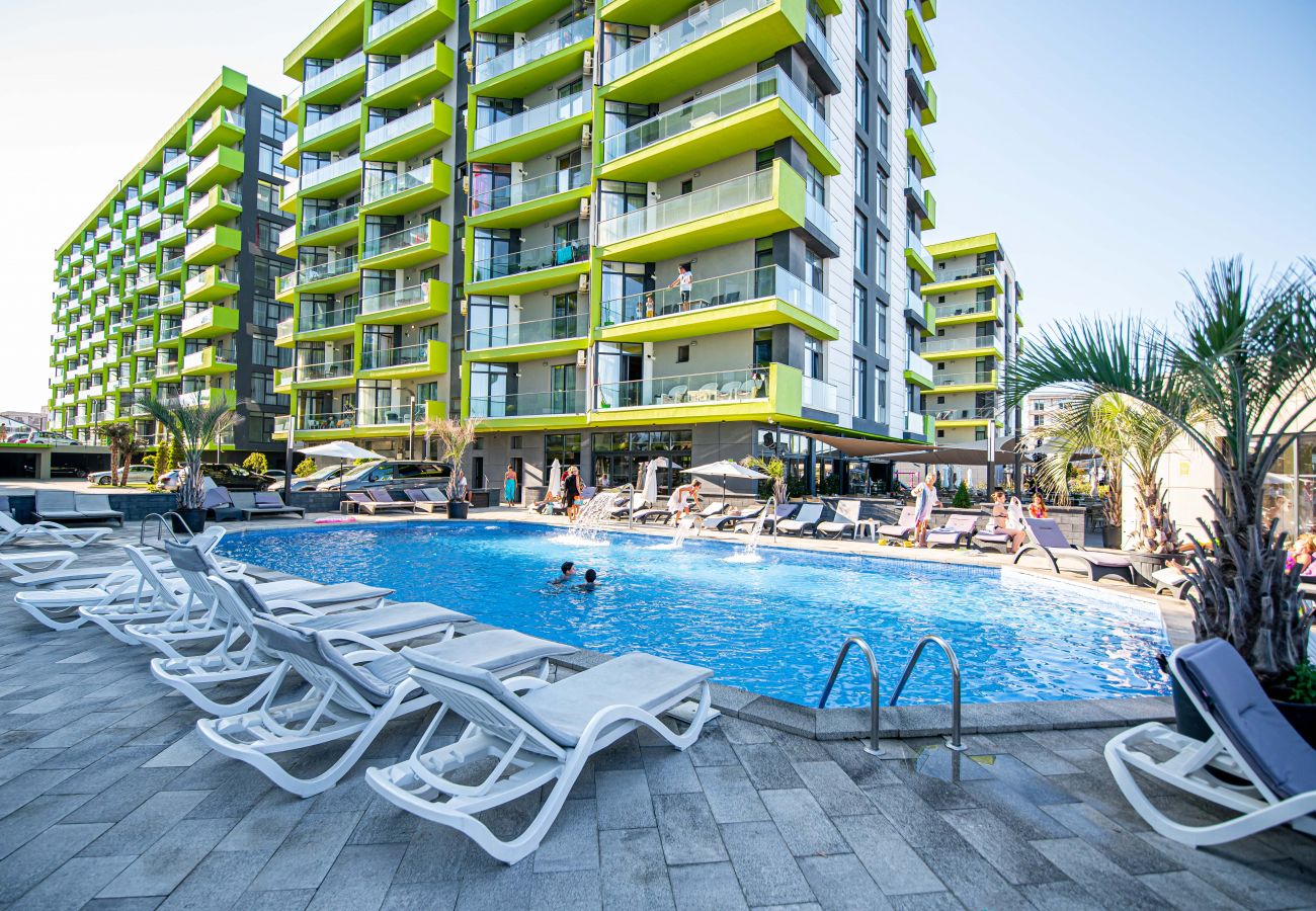 Alezzi Beach Resort and pool