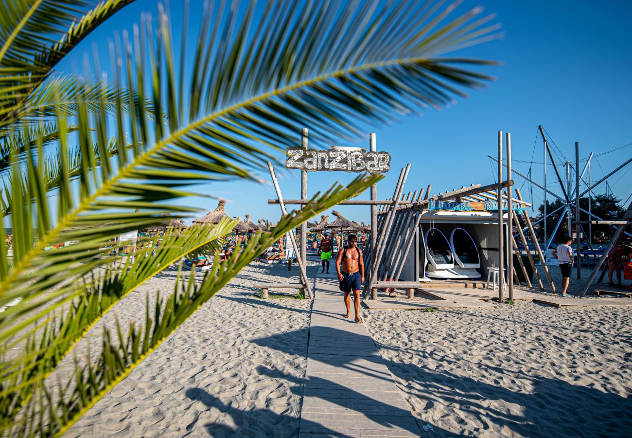Apartment in Mamaia Nord -  Apartment Katrina near the Beach with Pool Acces - Alezzi Beach 