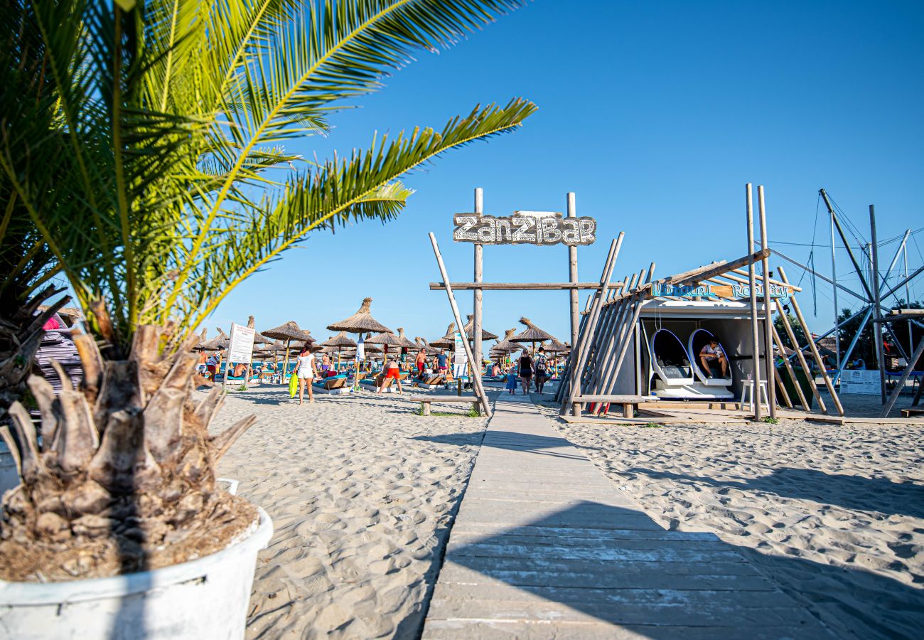 Apartment in Mamaia Nord -  Apartment Katrina near the Beach with Pool Acces - Alezzi Beach 