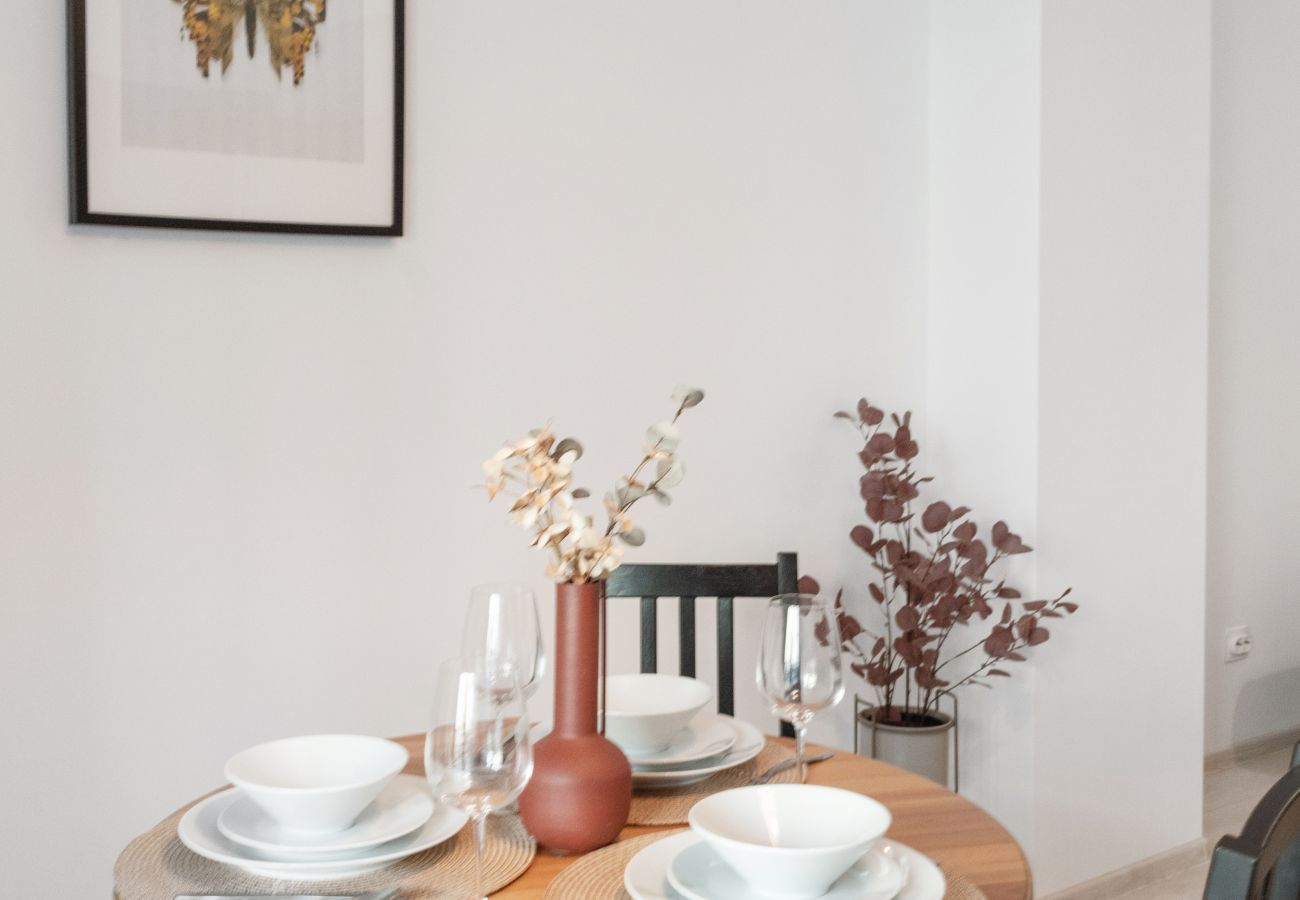 Apartment in Bucharest - Maia Apartment with One Bedroom & Fully kitchen 
