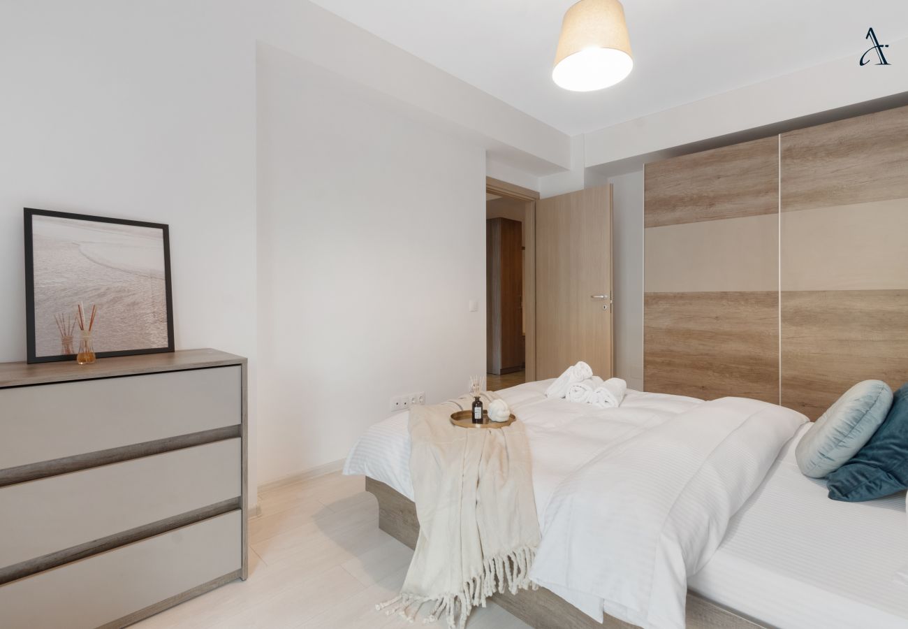 Apartment in Bucharest - Maia Apartment with One Bedroom & Fully kitchen 