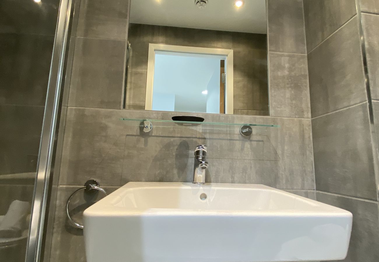 Aparthotel in Galway City - Eyre Square 2 Bedroom 1 Bath