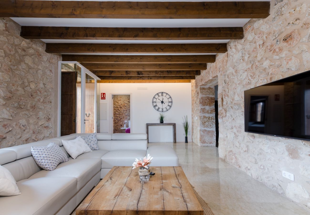 Cottage in Sant Llorenç Des Cardassar - YourHouse Sa Riba, beautiful stone finca with private pool