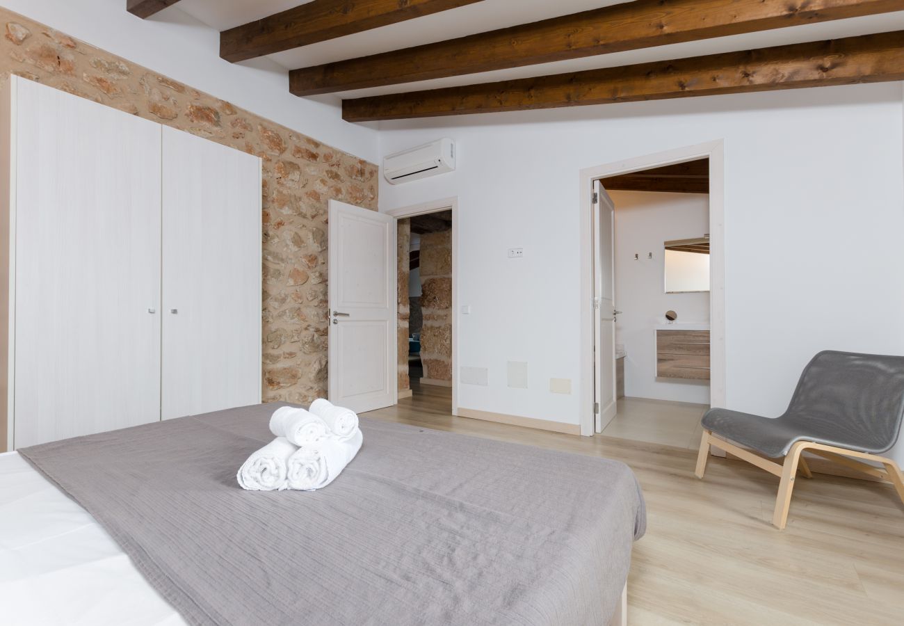 Cottage in Sant Llorenç Des Cardassar - YourHouse Sa Riba, beautiful stone finca with private pool