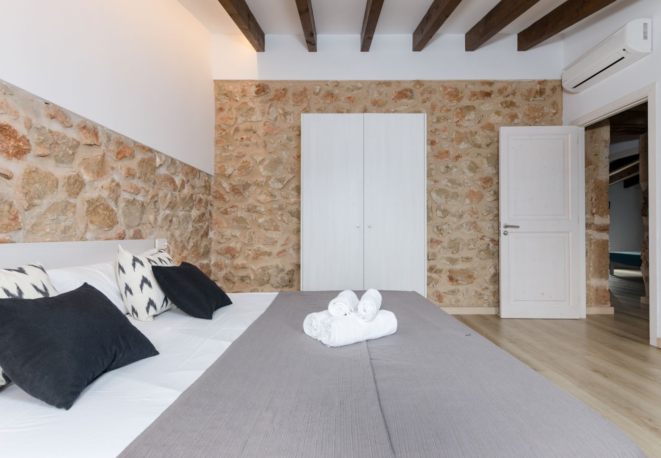 Cottage in Sant Llorenç Des Cardassar - YourHouse Sa Riba, beautiful stone finca with private pool