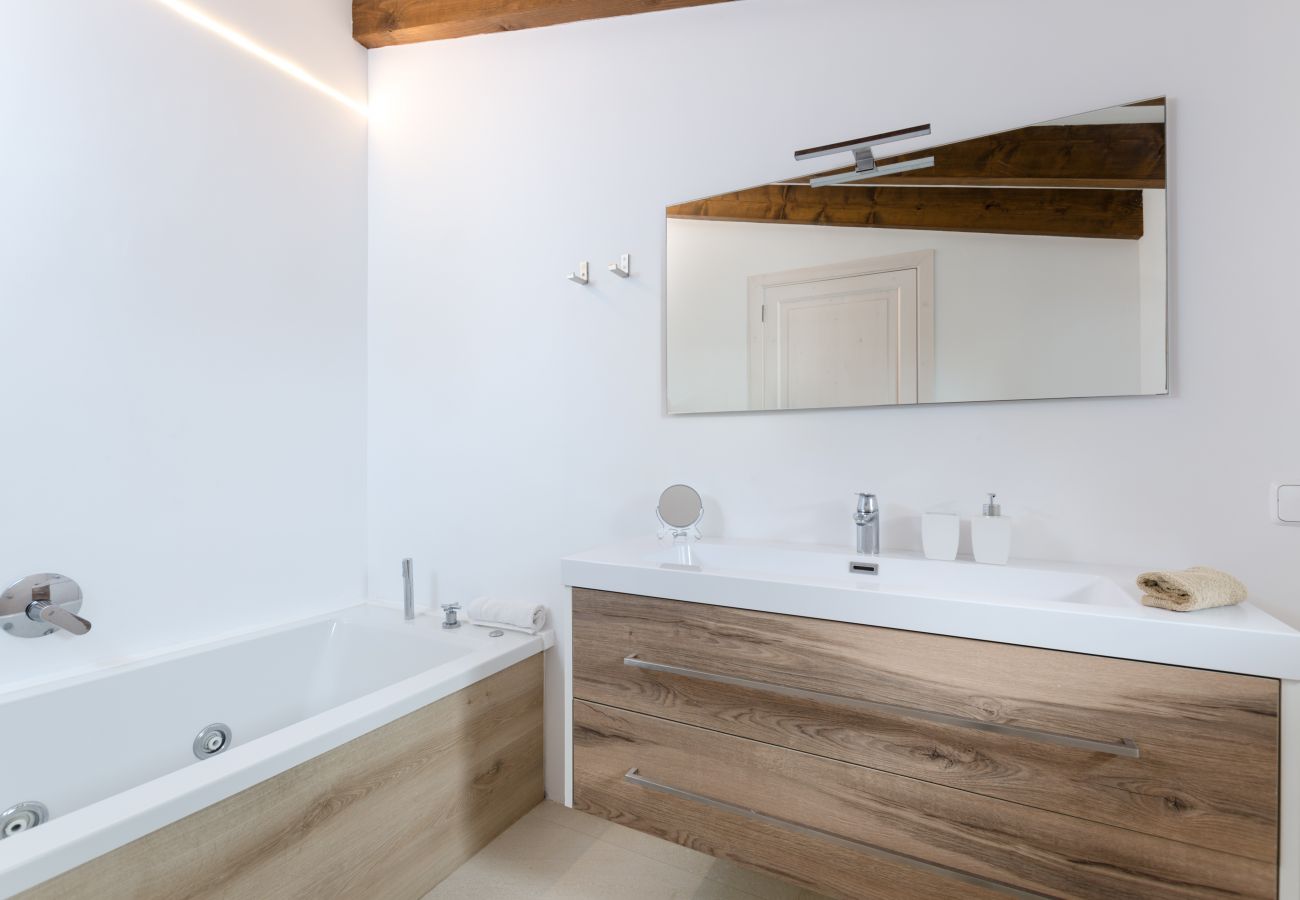 Cottage in Sant Llorenç Des Cardassar - YourHouse Sa Riba, beautiful stone finca with private pool