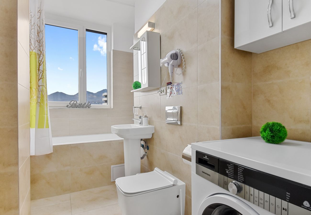 Apartment in Brasov - Modern in new building with panoramic view 