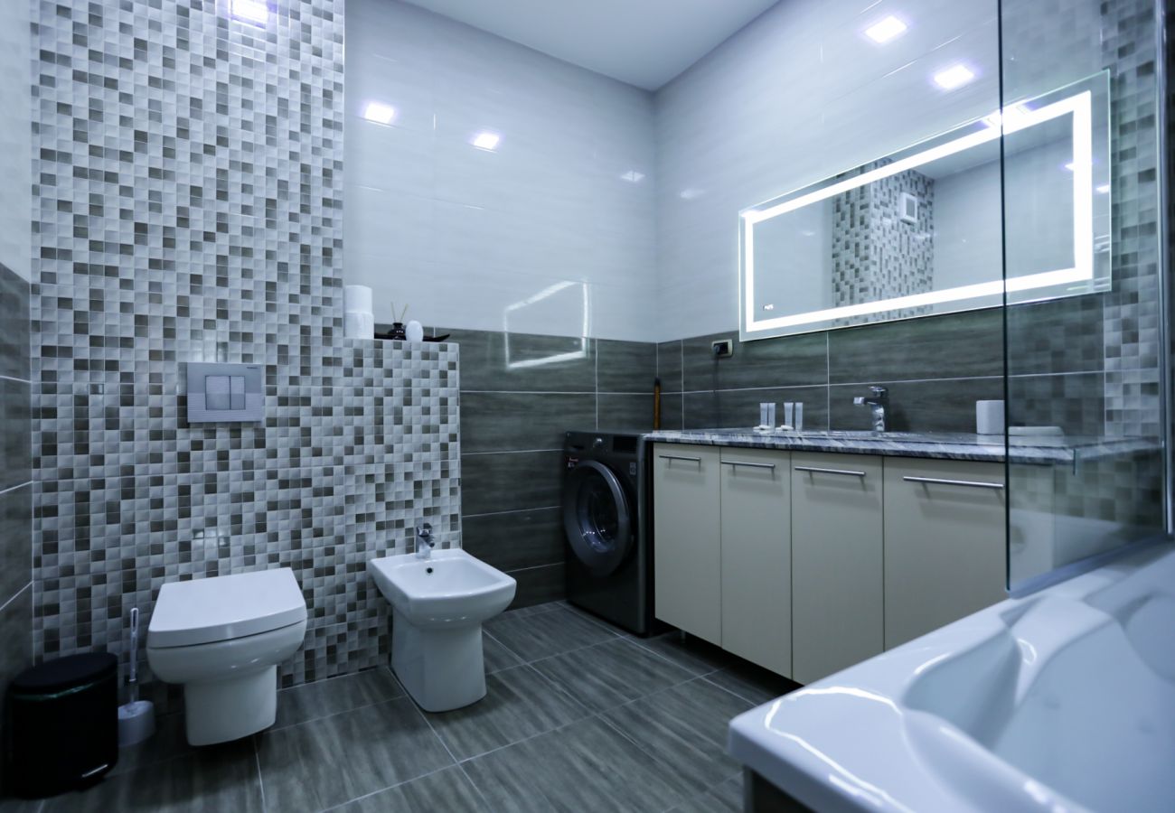 Apartment in Brasov - Deluxe Apartment near Coresi Mall with Panoramic View