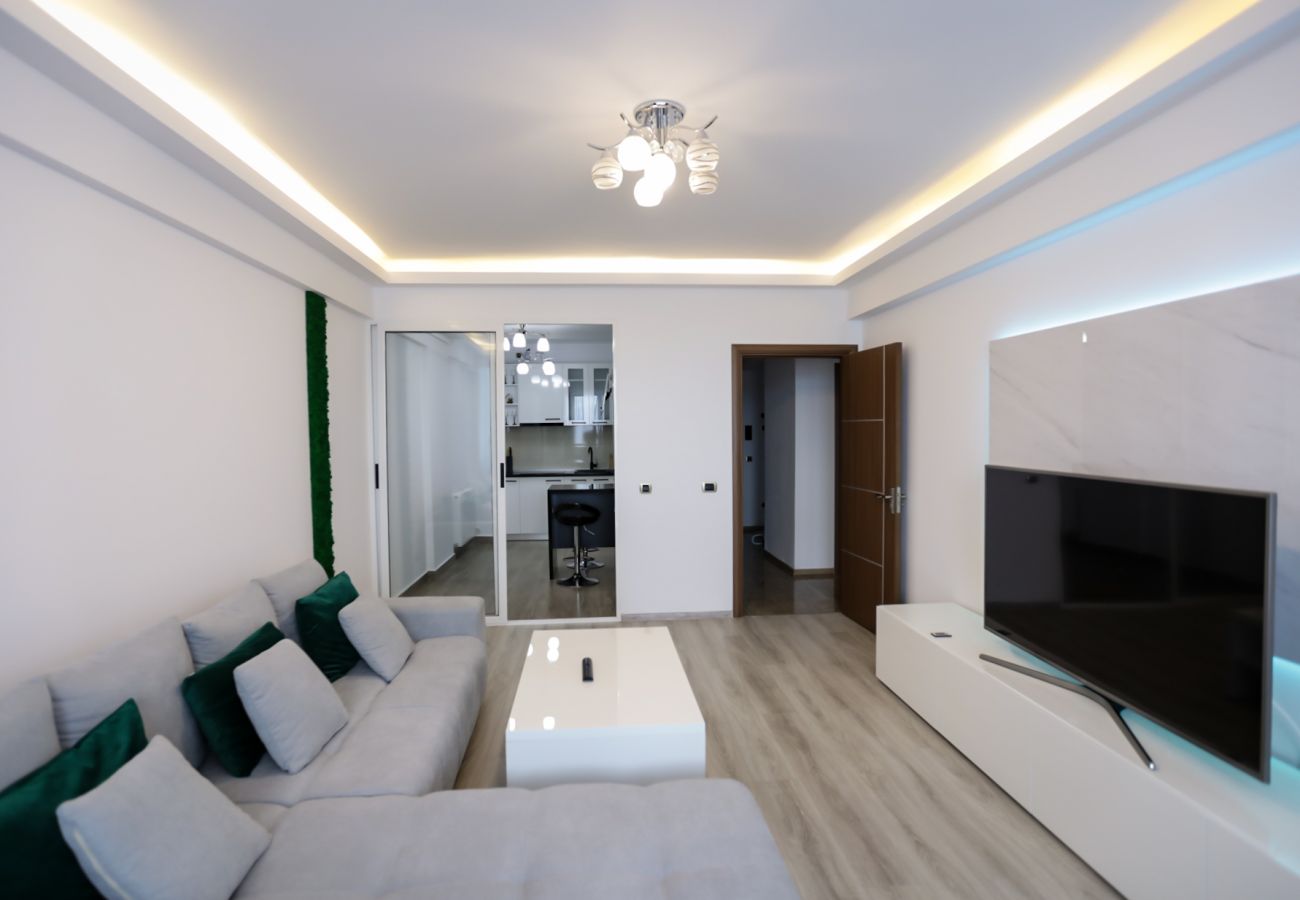 Apartment in Brasov - Deluxe Apartment near Coresi Mall with Panoramic View