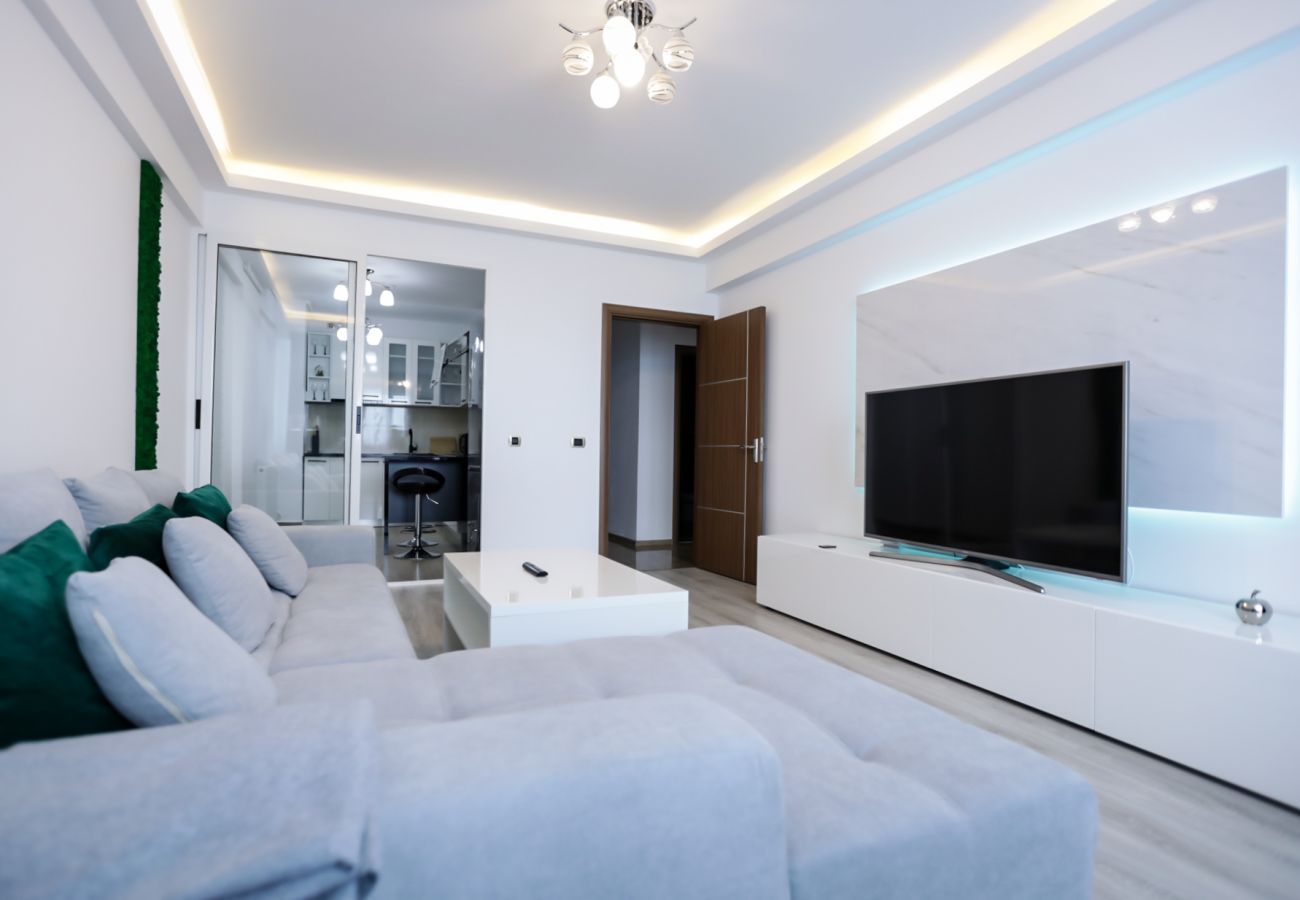 Apartment in Brasov - Deluxe Apartment near Coresi Mall with Panoramic View