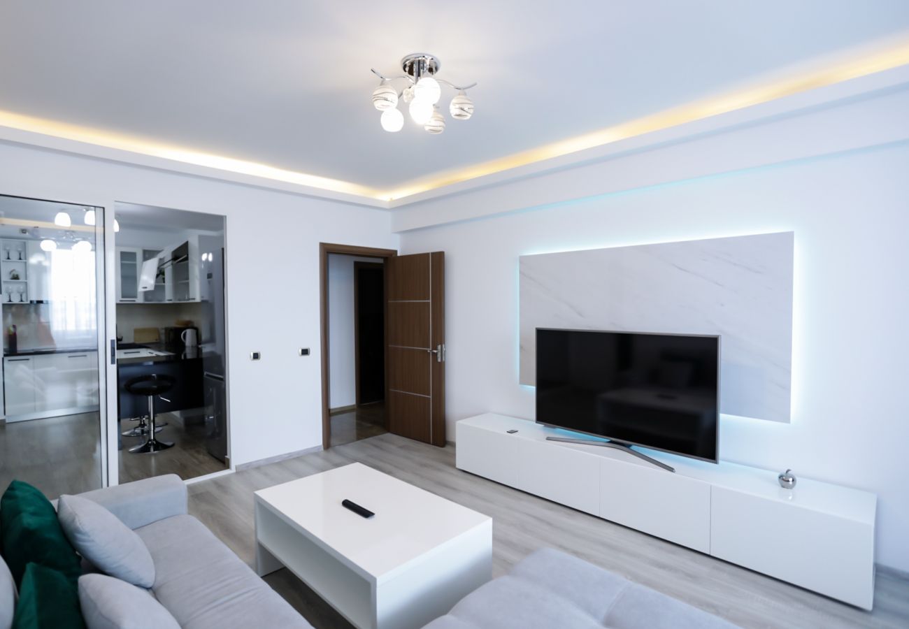 Apartment in Brasov - Deluxe Apartment near Coresi Mall with Panoramic View