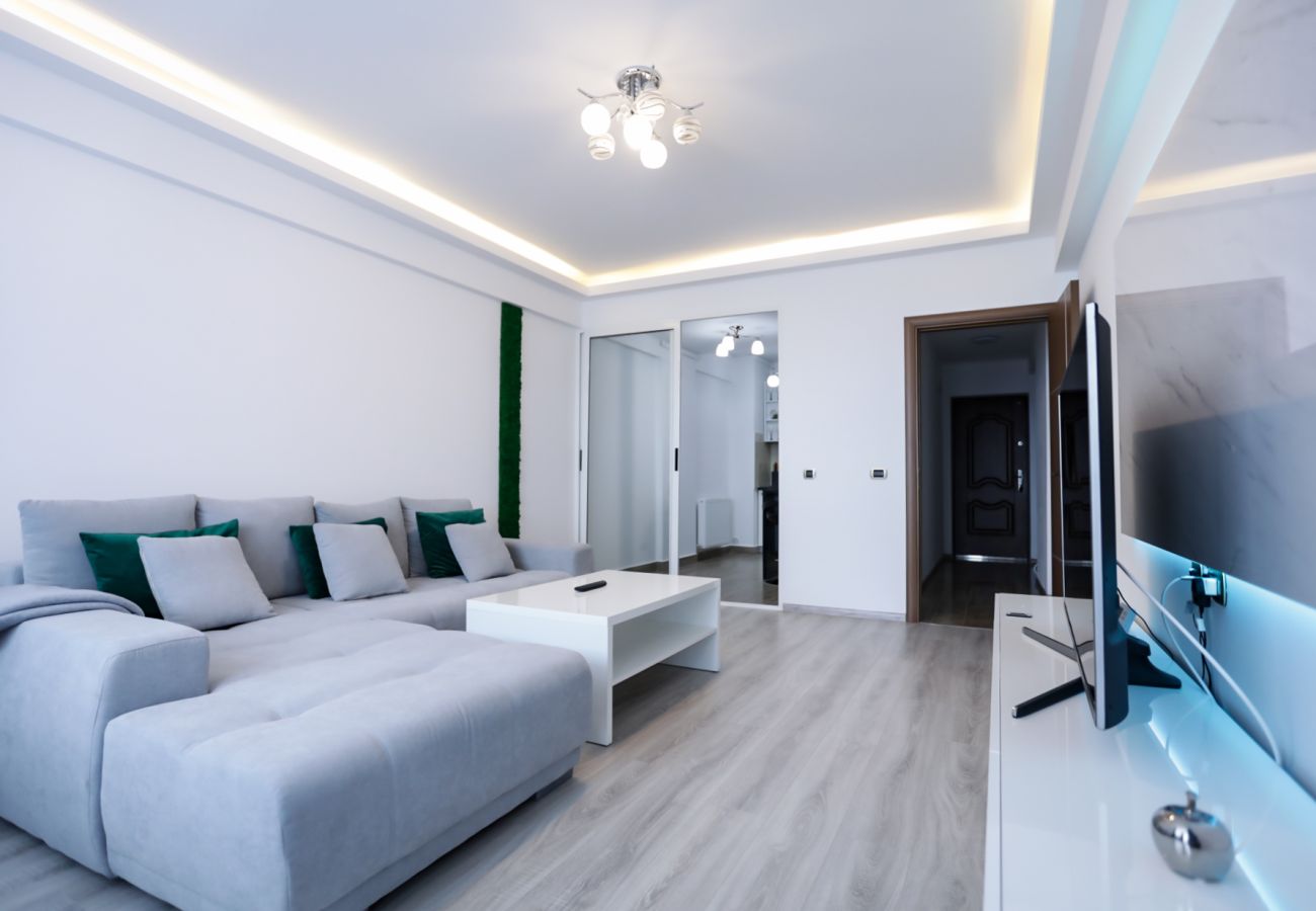 Apartment in Brasov - Deluxe Apartment near Coresi Mall with Panoramic View