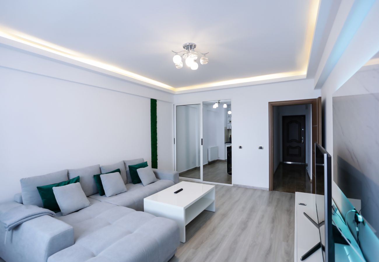 Apartment in Brasov - Deluxe Apartment near Coresi Mall with Panoramic View