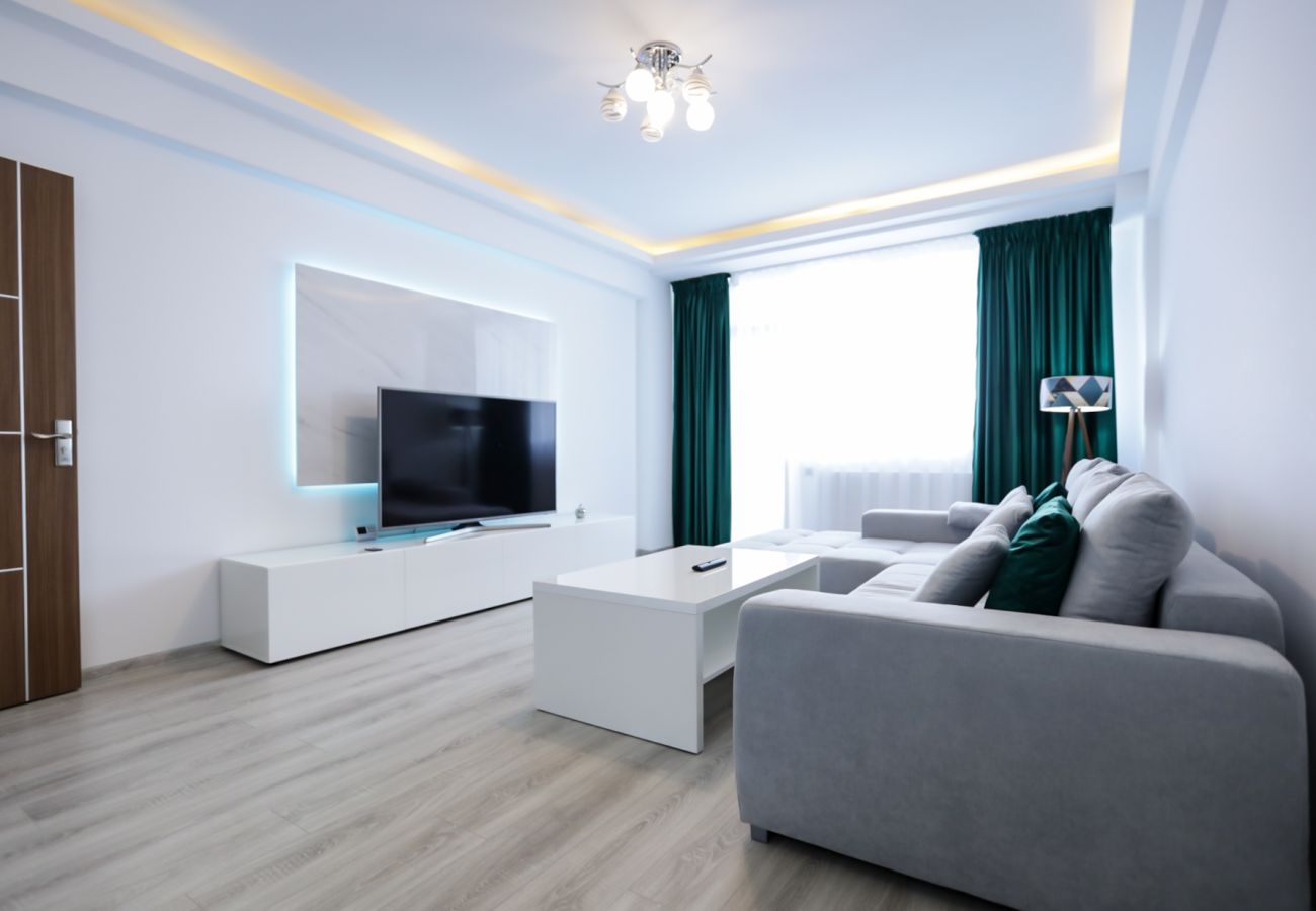 Apartment in Brasov - Deluxe Apartment near Coresi Mall with Panoramic View