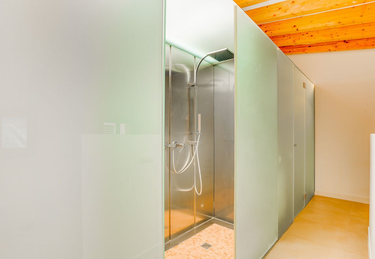 en-suite bathroom in Duplex Palma holiday home
