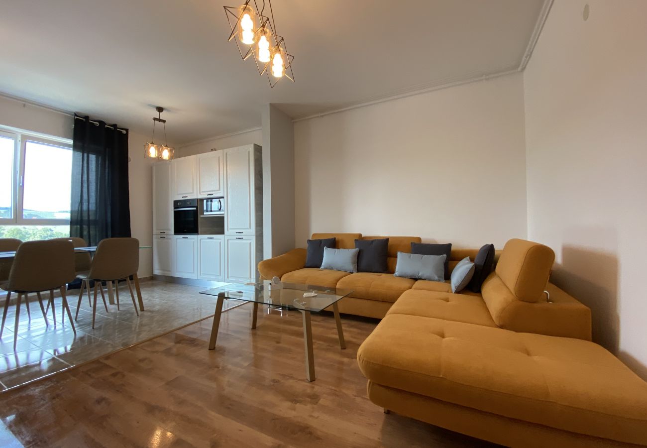 Apartment in Cluj Napoca - Deluxe Apartment with balcony and private parking in Colvmna Residence 