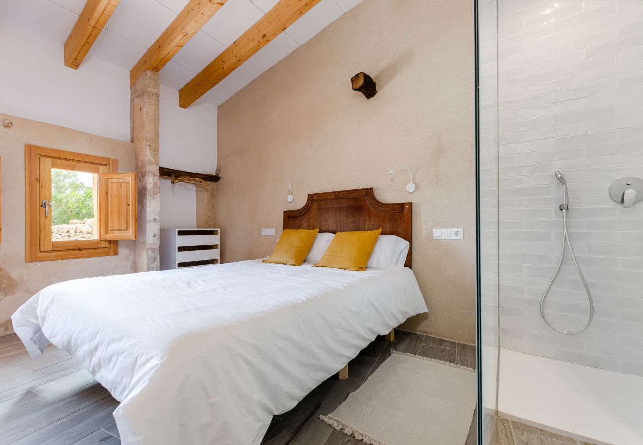 Farm stay in Costitx - Cal Tio 2  YourHouse, quiet rural home with shared pool