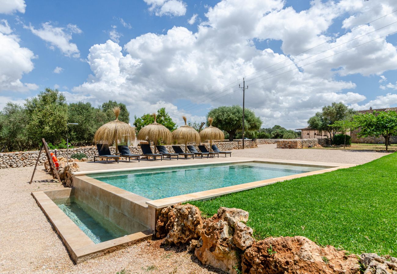 Farm stay in Costitx - Cal Tio 2  YourHouse, quiet rural home with shared pool